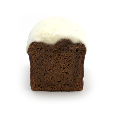 Presliced Iced Gingerbread Pound Cake, Master Case 16-Pack 8-Piece Thumbnail